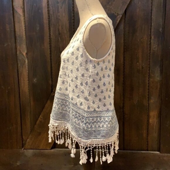 Bohemian white and blue sleeveless top - Picture 4 of 10
